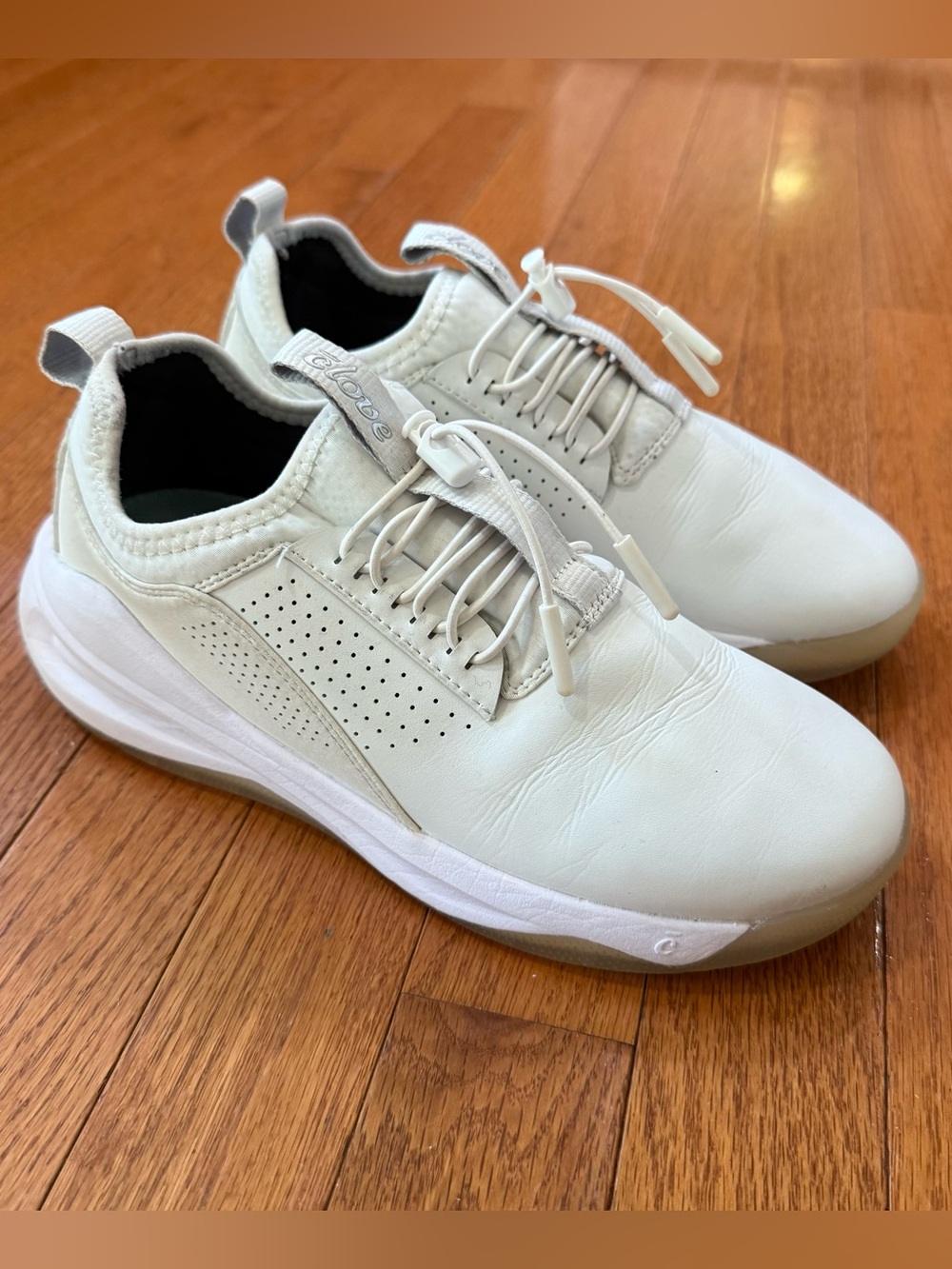 Clove Women's 7 Classic Nursing Shoes Sneakers Slip Fluid Resistant Work Bungee